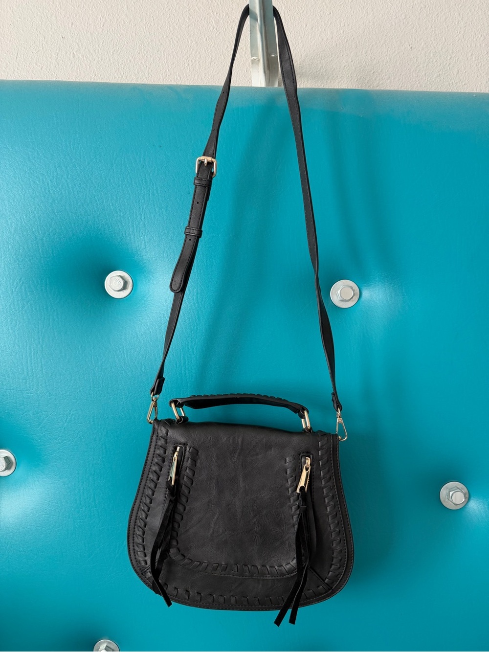 Urban Expressions Black Saddle Crossbody Bag